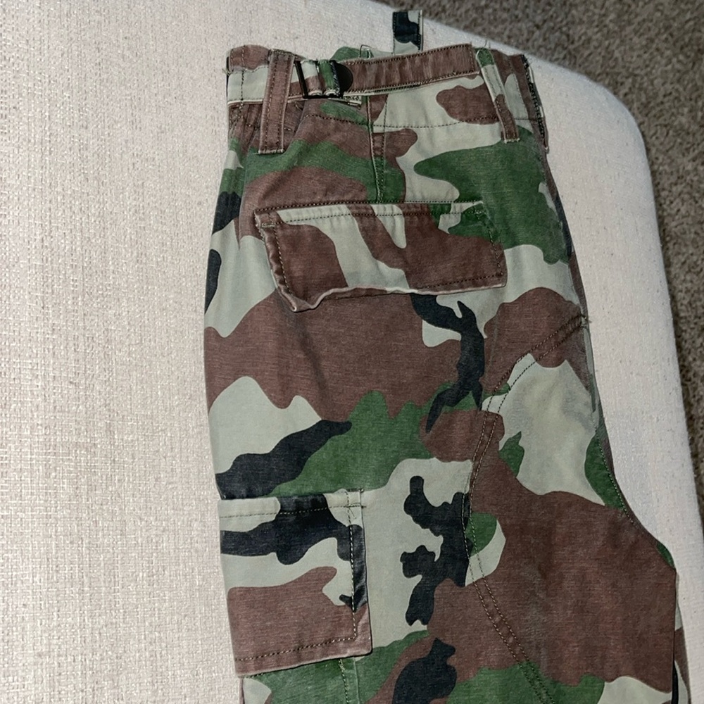 Size 32x30 camo cargo pants from pacsun